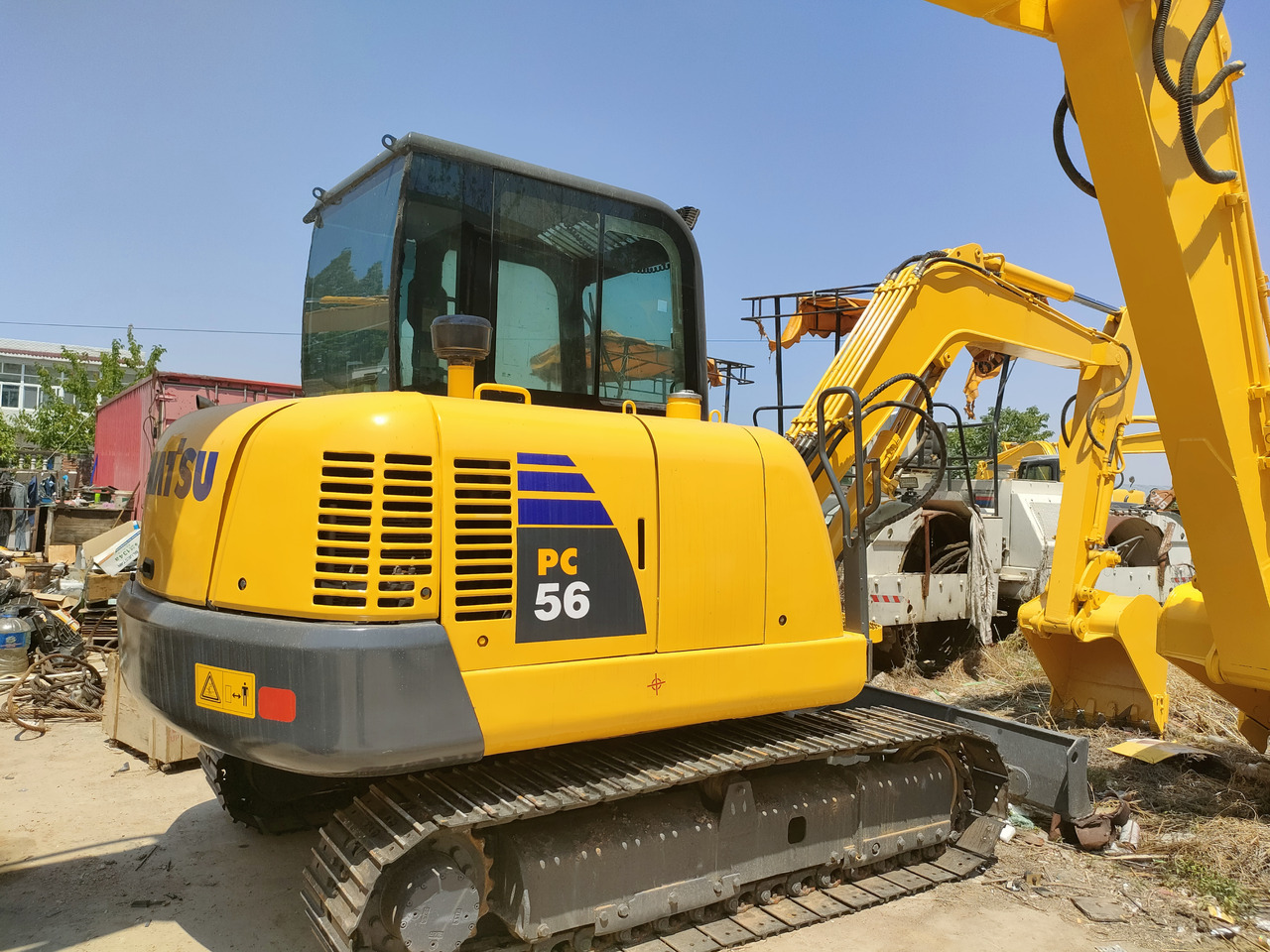 KOMATSU PC56-7 - 履带式挖掘机:图1 KOMATSU PC56-7 - 履带式挖掘机:图1