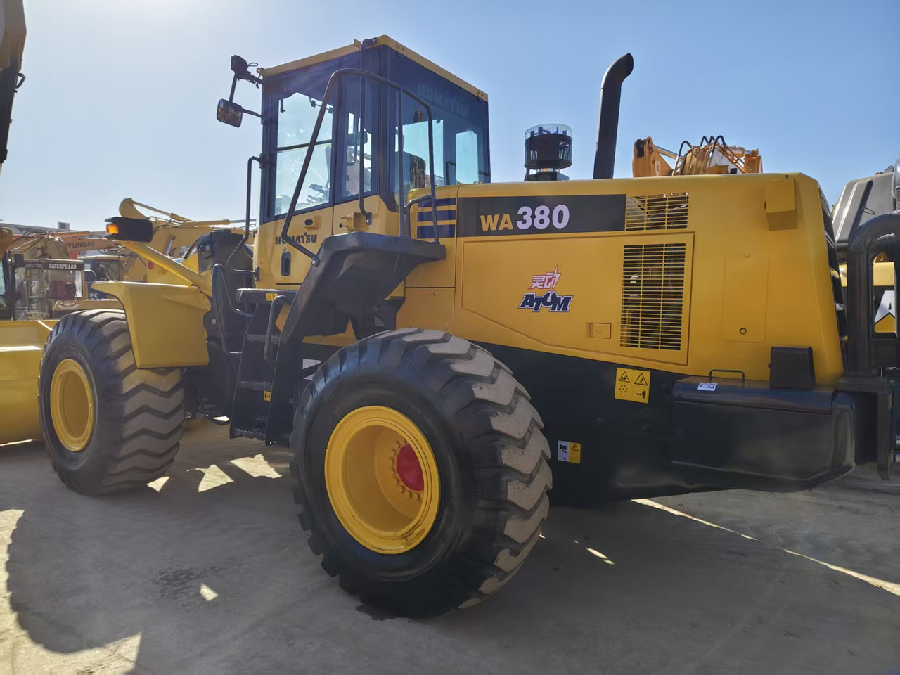 KOMATSU WA380-6 - 轮式装载机:图3 KOMATSU WA380-6 - 轮式装载机:图3
