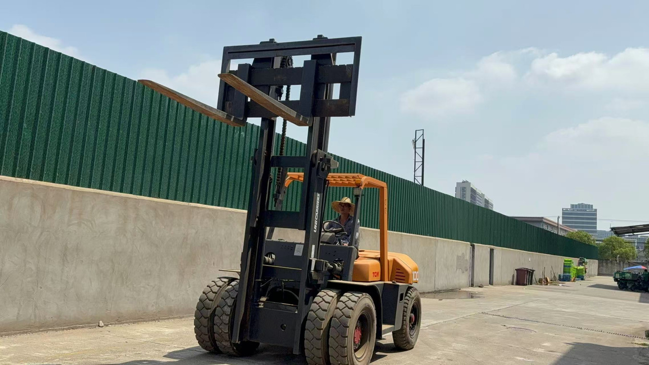 TCM FD100 - 柴油叉车:图1 TCM FD100 - 柴油叉车:图1