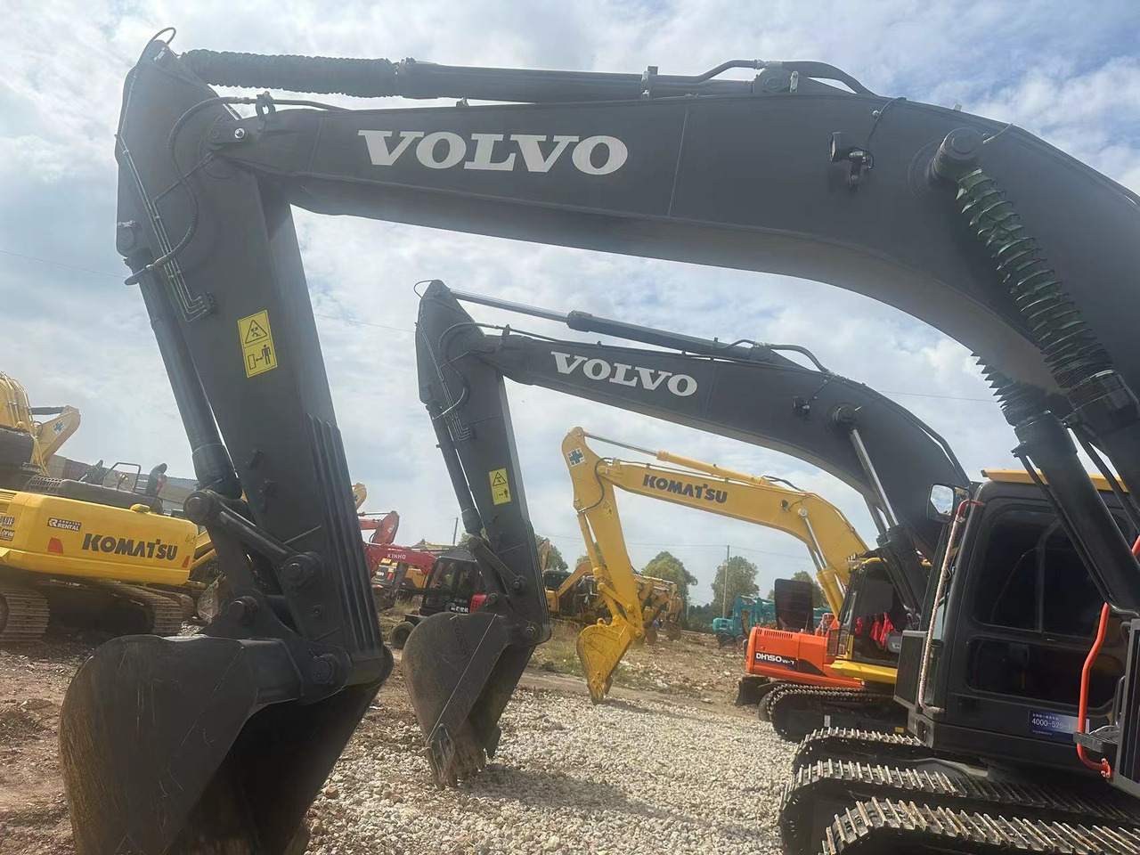 VOLVO EC240 - 履带式挖掘机:图4 VOLVO EC240 - 履带式挖掘机:图4