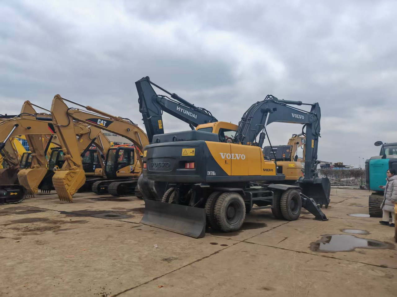VOLVO EW170BLC - 轮式挖掘机:图3 VOLVO EW170BLC - 轮式挖掘机:图3