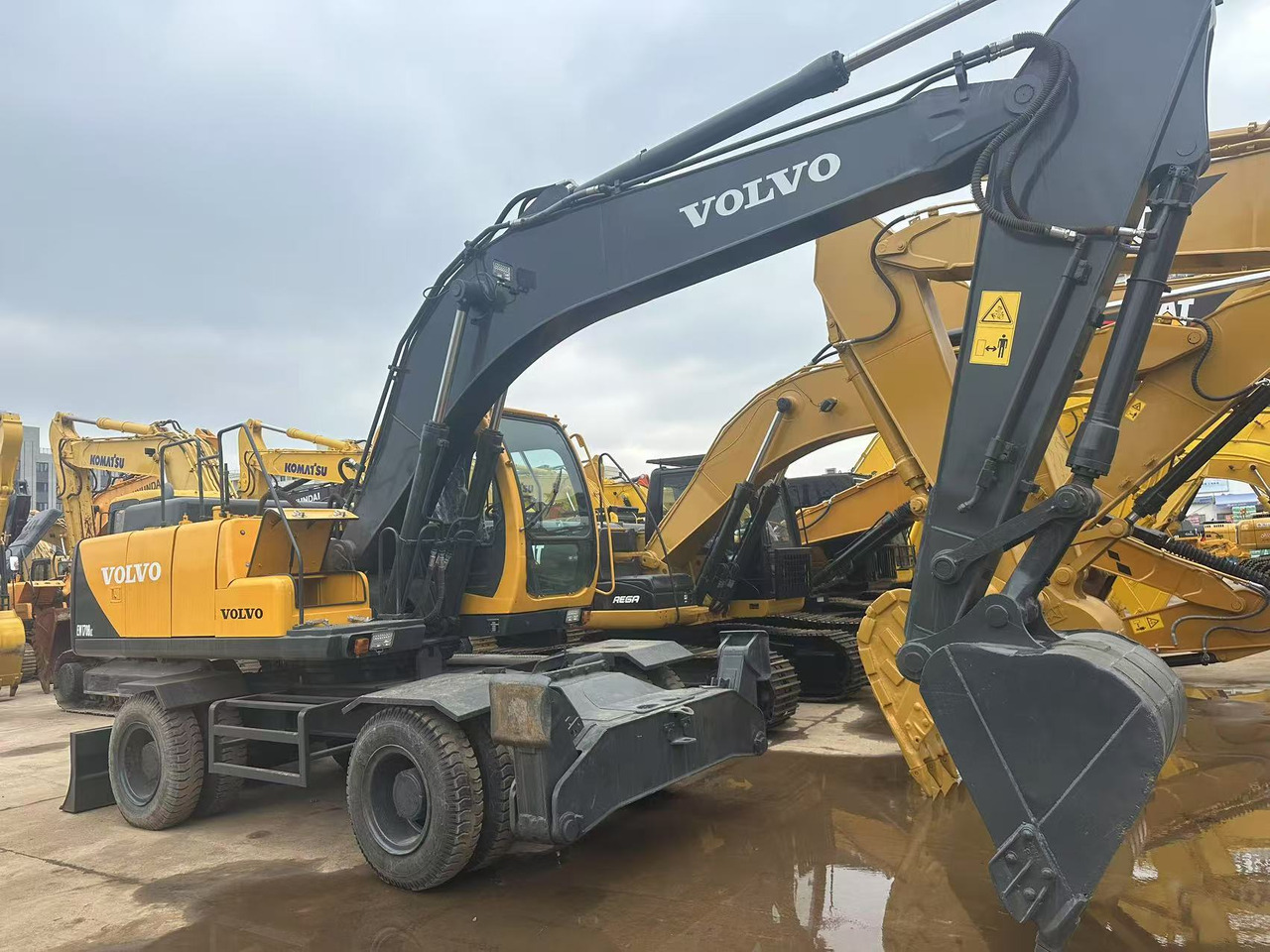 VOLVO EW170BLC - 轮式挖掘机:图2 VOLVO EW170BLC - 轮式挖掘机:图2