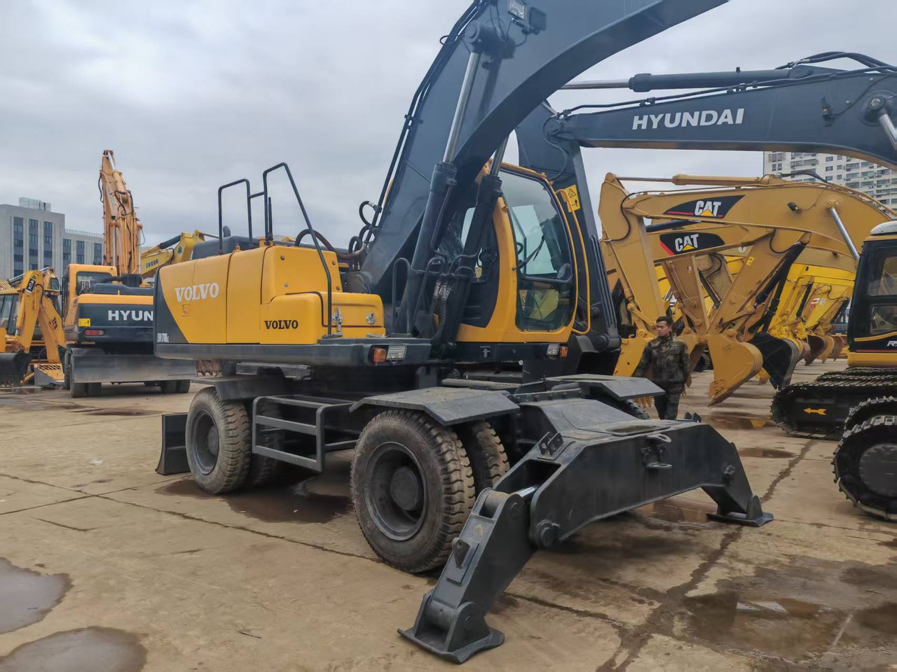 VOLVO EW170BLC - 轮式挖掘机:图2 VOLVO EW170BLC - 轮式挖掘机:图2