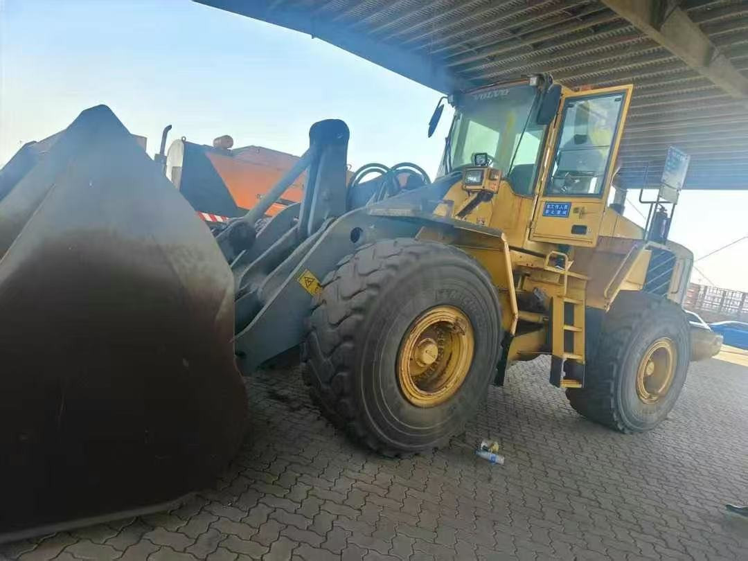 VOLVO L180E - 轮式装载机:图3 VOLVO L180E - 轮式装载机:图3