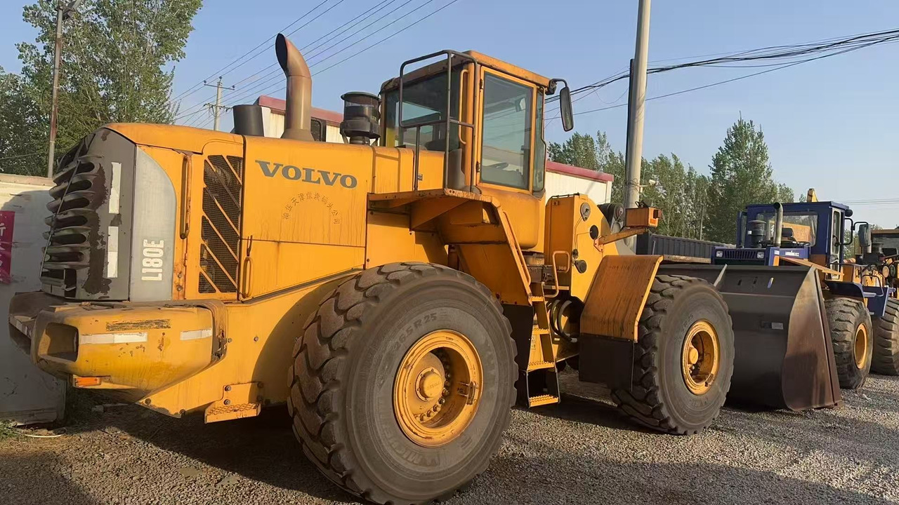 VOLVO L180E - 轮式装载机:图1 VOLVO L180E - 轮式装载机:图1