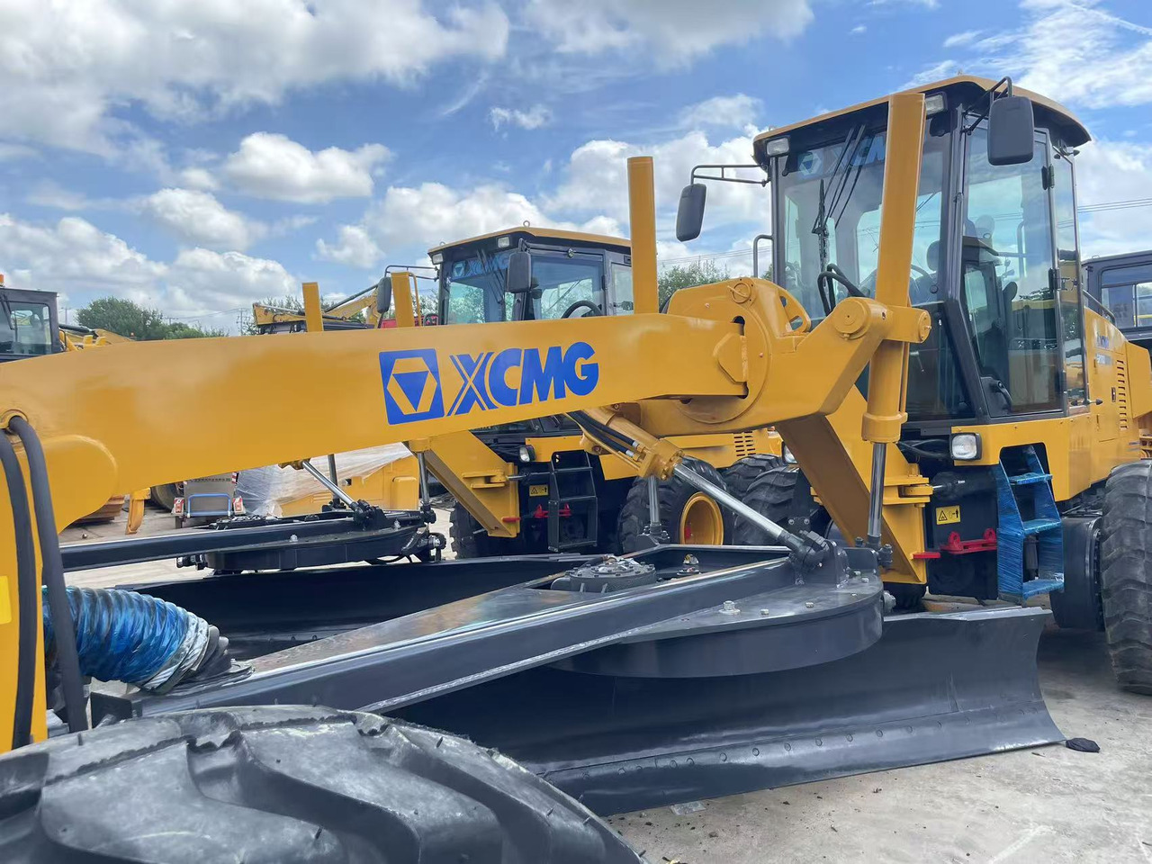 XCMG GR1803 - 平路机:图3 XCMG GR1803 - 平路机:图3