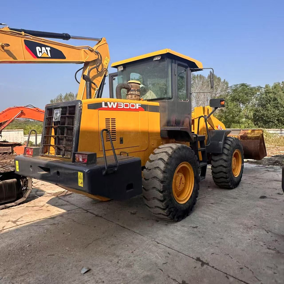 XCMG LW300F - 轮式装载机:图4 XCMG LW300F - 轮式装载机:图4