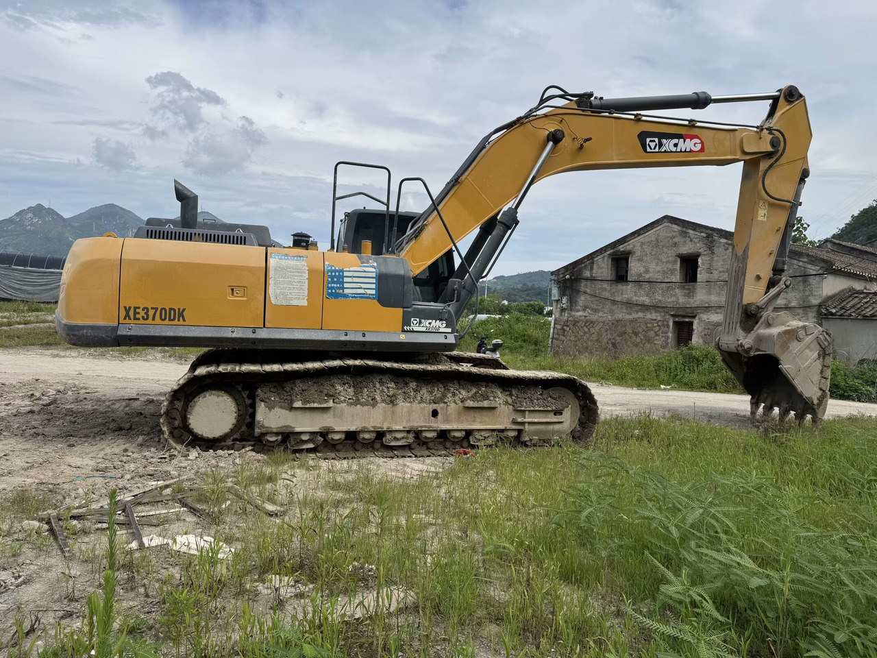 XCMG XE370DK - 履带式挖掘机:图3 XCMG XE370DK - 履带式挖掘机:图3