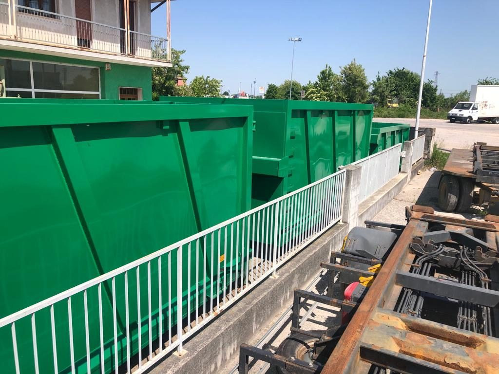 CONTAINER SCARRABILE NUOVO PER MATERIALI INGOMBRAN - 滚出式集装箱:图3 CONTAINER SCARRABILE NUOVO PER MATERIALI INGOMBRAN - 滚出式集装箱:图3