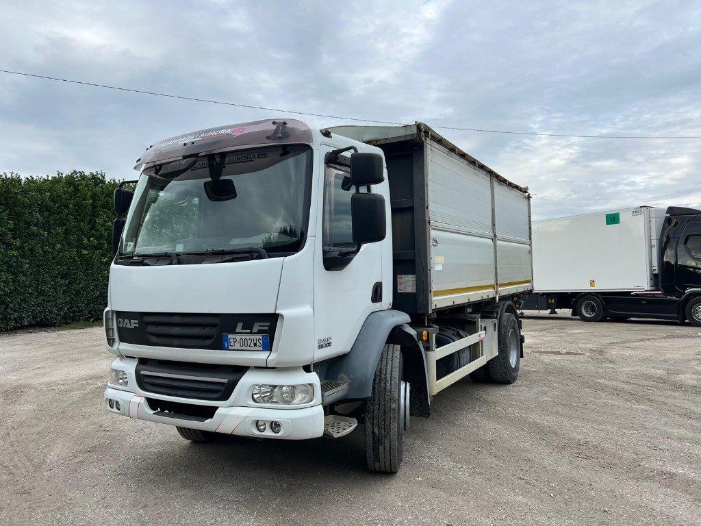 DAF LF55.300 RIBALTABILE TRILATERALE - 翻斗车:图2 DAF LF55.300 RIBALTABILE TRILATERALE - 翻斗车:图2