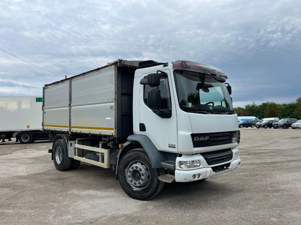 DAF LF55.300 RIBALTABILE TRILATERALE - 翻斗车:图3 DAF LF55.300 RIBALTABILE TRILATERALE - 翻斗车:图3