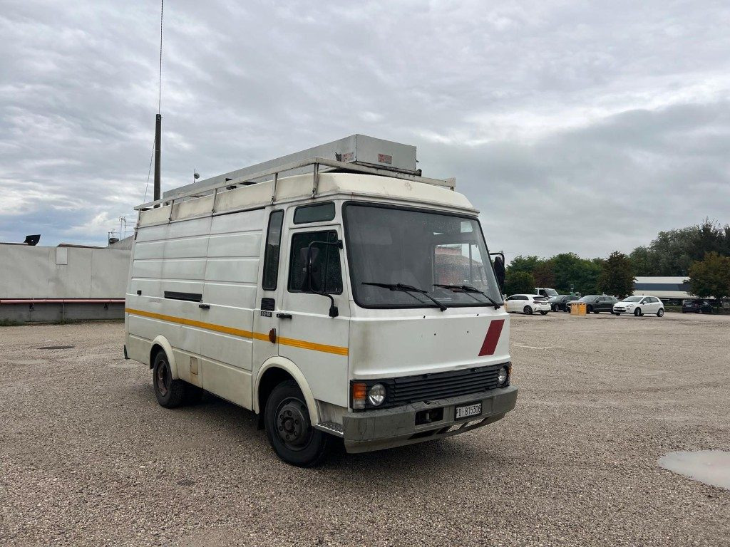 FIAT 60 10 - 无侧窗厢式货车:图2 FIAT 60 10 - 无侧窗厢式货车:图2