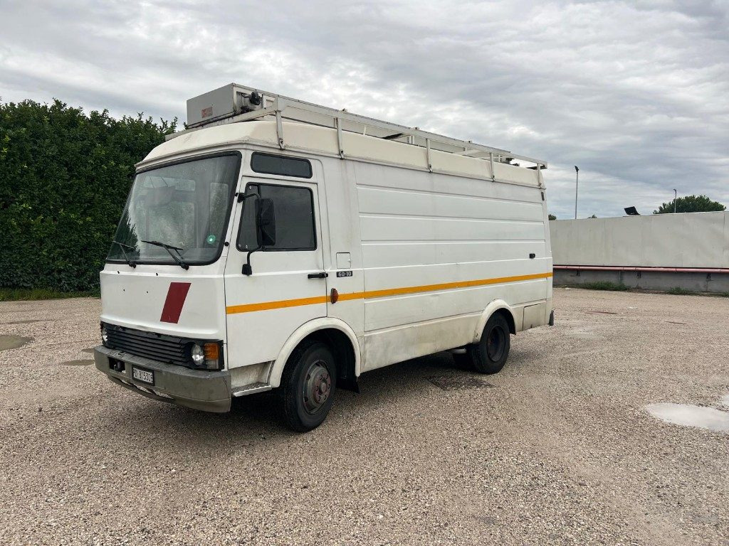 FIAT 60 10 - 无侧窗厢式货车:图1 FIAT 60 10 - 无侧窗厢式货车:图1