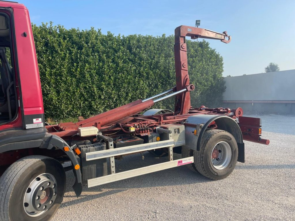FIAT IVECO EUROCARGO 150E23 - 吊钩升降车:图4 FIAT IVECO EUROCARGO 150E23 - 吊钩升降车:图4