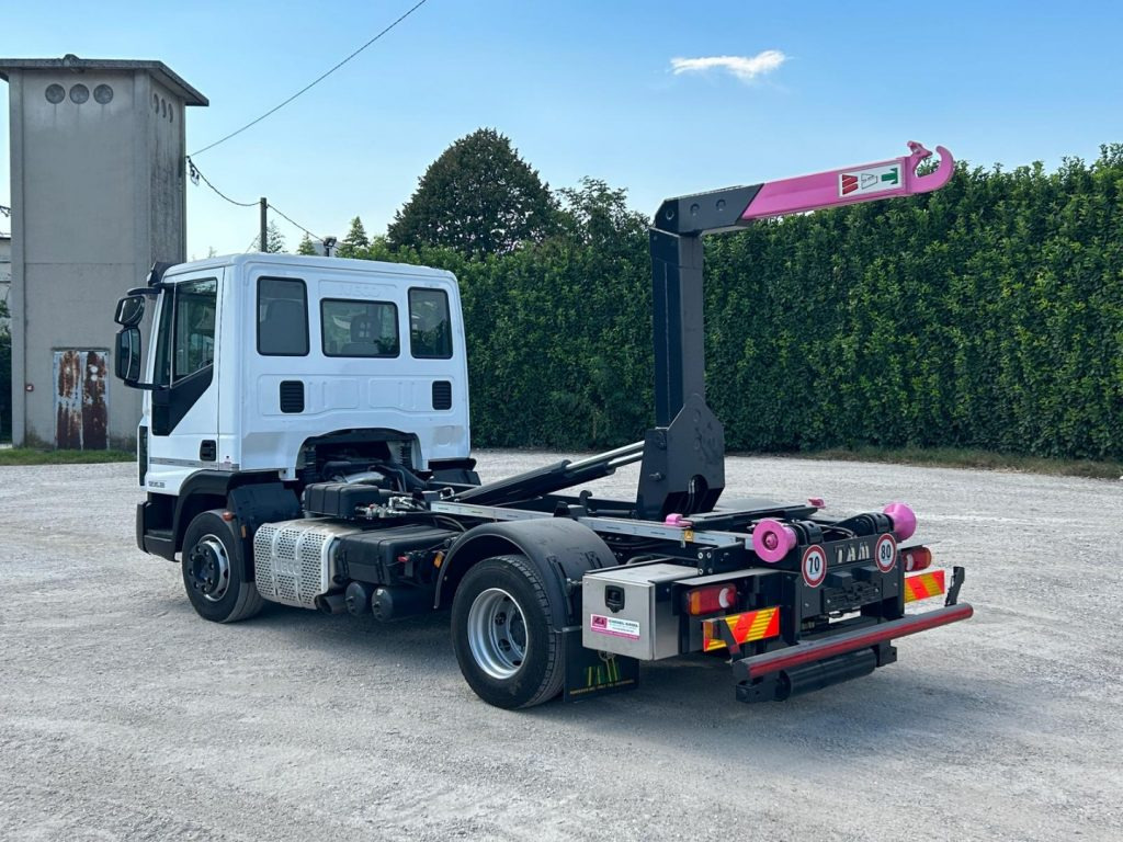 IVECO 120EL22 CON SCARRABILE NUOVO - 吊钩升降车:图3 IVECO 120EL22 CON SCARRABILE NUOVO - 吊钩升降车:图3