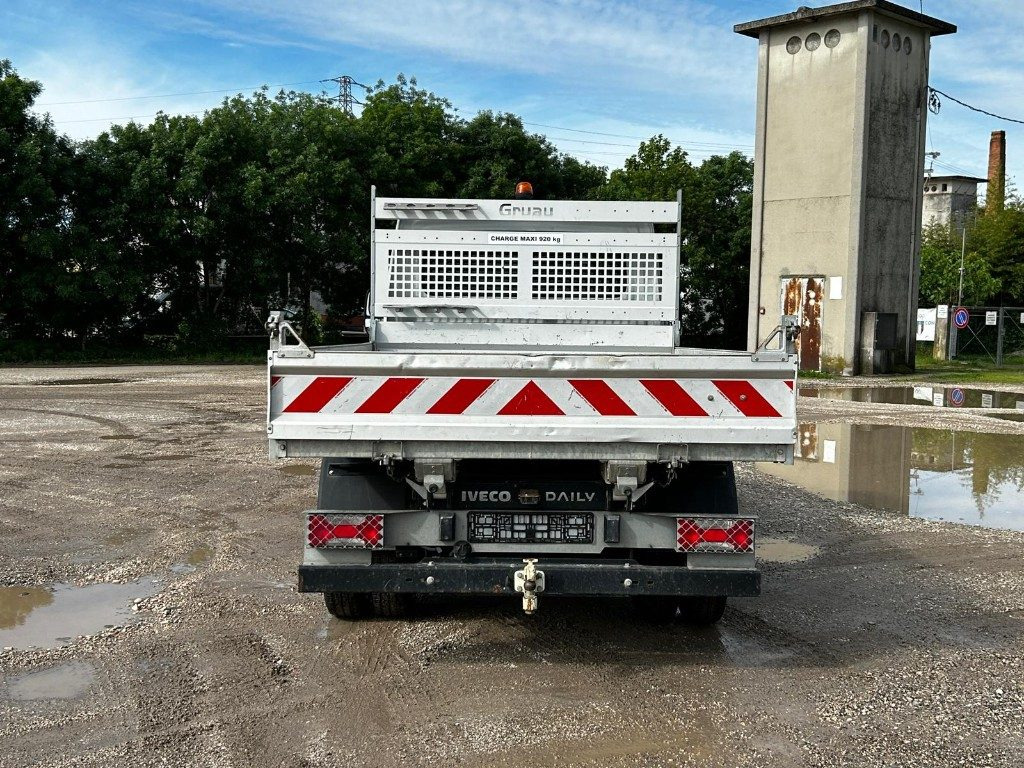 IVECO DAILY 35.140 RIBALTABILE - 翻斗货车:图4 IVECO DAILY 35.140 RIBALTABILE - 翻斗货车:图4