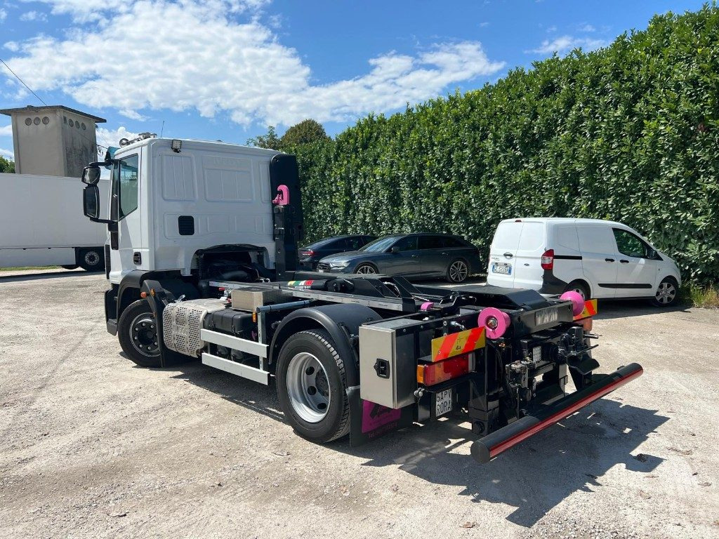 IVECO EUROCARGO 120E28 CON SCARRABILE NUOVO - 吊钩升降车:图3 IVECO EUROCARGO 120E28 CON SCARRABILE NUOVO - 吊钩升降车:图3