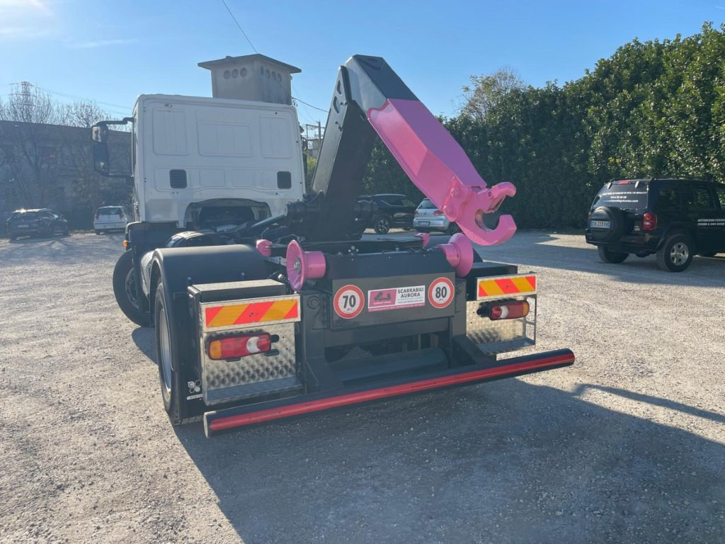 IVECO EUROCARGO 180E25 CON SCARRABILE NUOVO - 吊钩升降车:图5 IVECO EUROCARGO 180E25 CON SCARRABILE NUOVO - 吊钩升降车:图5