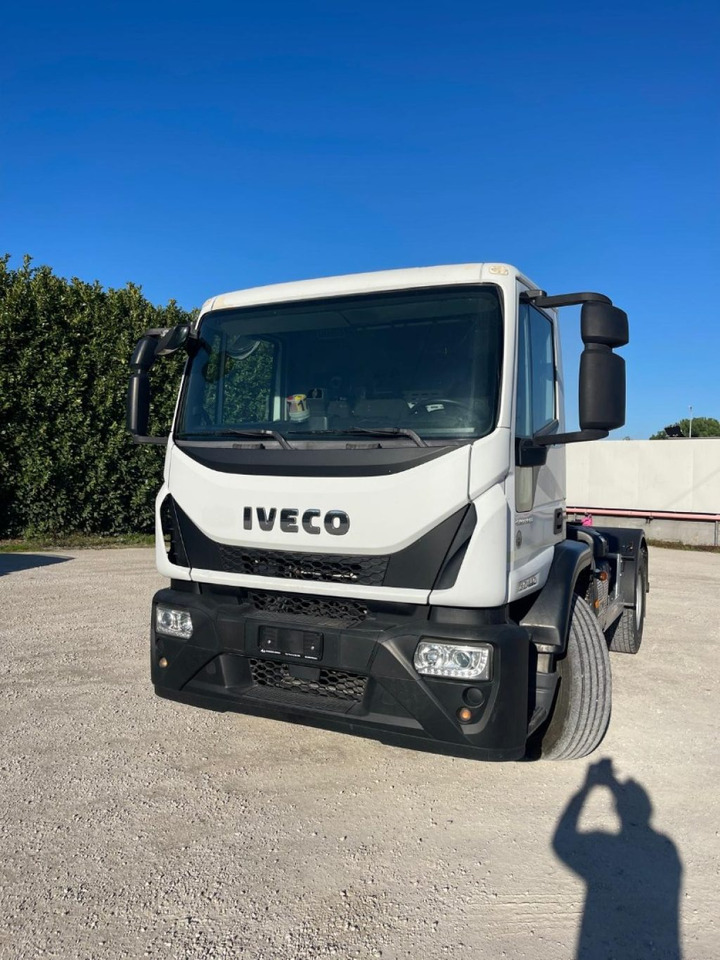 IVECO EUROCARGO 180E25 CON SCARRABILE NUOVO - 吊钩升降车:图1 IVECO EUROCARGO 180E25 CON SCARRABILE NUOVO - 吊钩升降车:图1