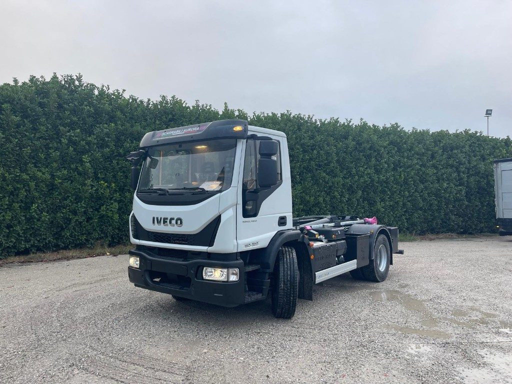 IVECO EUROCARGO 180K32 SCARRABILE NUOVO - 吊钩升降车:图1 IVECO EUROCARGO 180K32 SCARRABILE NUOVO - 吊钩升降车:图1