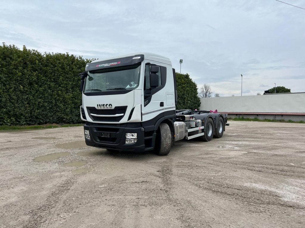 IVECO STRALIS X-WAY 510 TRAKKER SCARRABILE - 吊钩升降车:图1 IVECO STRALIS X-WAY 510 TRAKKER SCARRABILE - 吊钩升降车:图1
