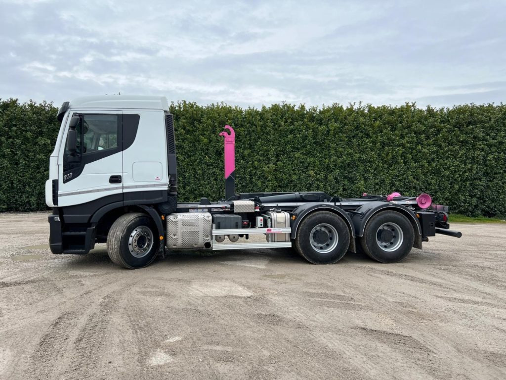 IVECO STRALIS X-WAY 510 TRAKKER SCARRABILE - 吊钩升降车:图2 IVECO STRALIS X-WAY 510 TRAKKER SCARRABILE - 吊钩升降车:图2