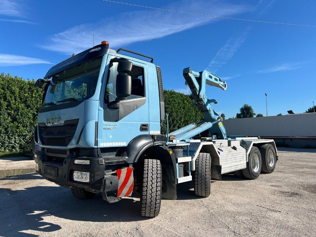 IVECO TRAKKER 450 SCARRABILE - 吊钩升降车:图1 IVECO TRAKKER 450 SCARRABILE - 吊钩升降车:图1