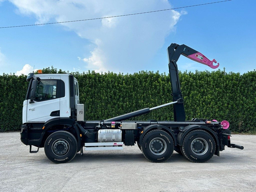 IVECO TRAKKER T-WAY AD380T NUOVO SCARRABILE - 吊钩升降车:图2 IVECO TRAKKER T-WAY AD380T NUOVO SCARRABILE - 吊钩升降车:图2