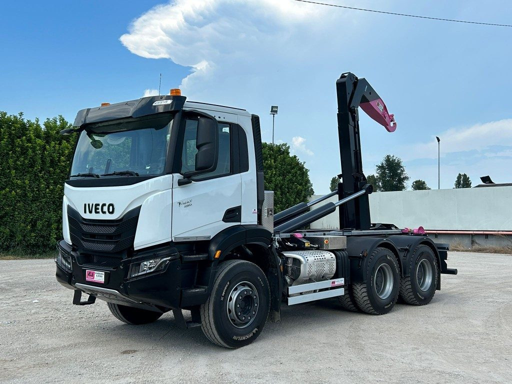 IVECO TRAKKER T-WAY AD380T NUOVO SCARRABILE - 吊钩升降车:图1 IVECO TRAKKER T-WAY AD380T NUOVO SCARRABILE - 吊钩升降车:图1