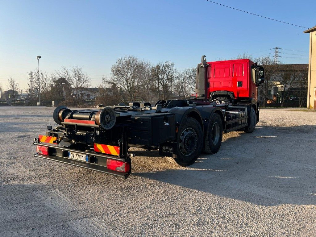 IVECO X-WAY AD260 NUOVO TARGATO SCARRABILE - 吊钩升降车:图4 IVECO X-WAY AD260 NUOVO TARGATO SCARRABILE - 吊钩升降车:图4