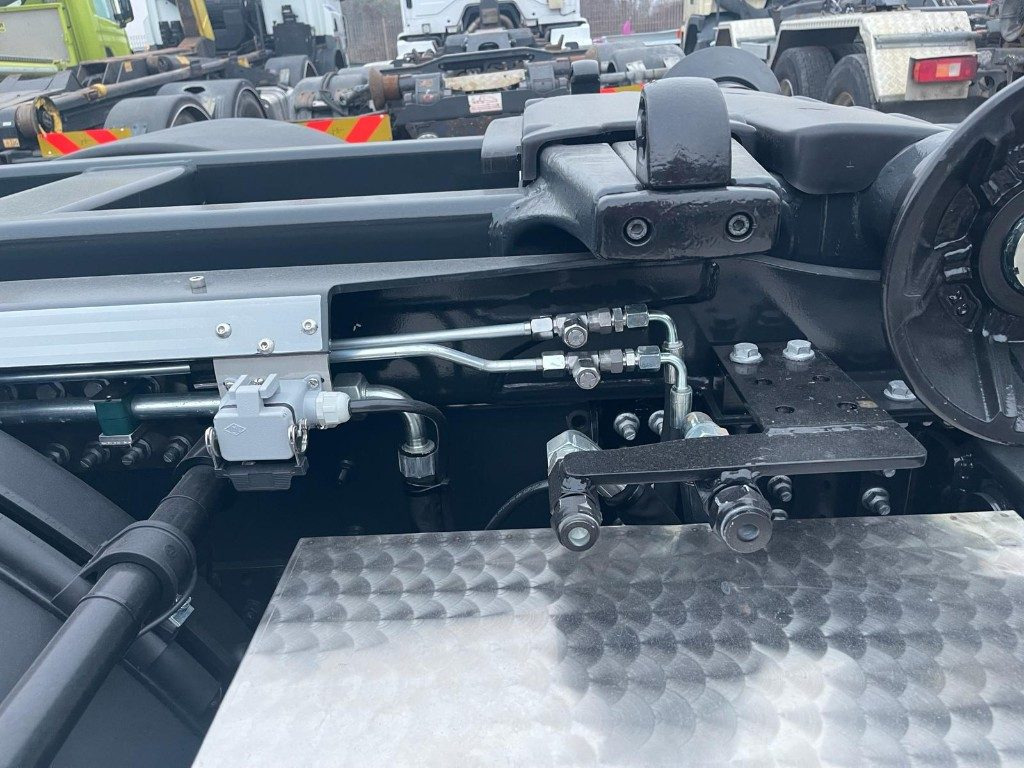 IVECO X-WAY AD350X480YPS SCARRABILE NUOVO - 吊钩升降车:图5 IVECO X-WAY AD350X480YPS SCARRABILE NUOVO - 吊钩升降车:图5