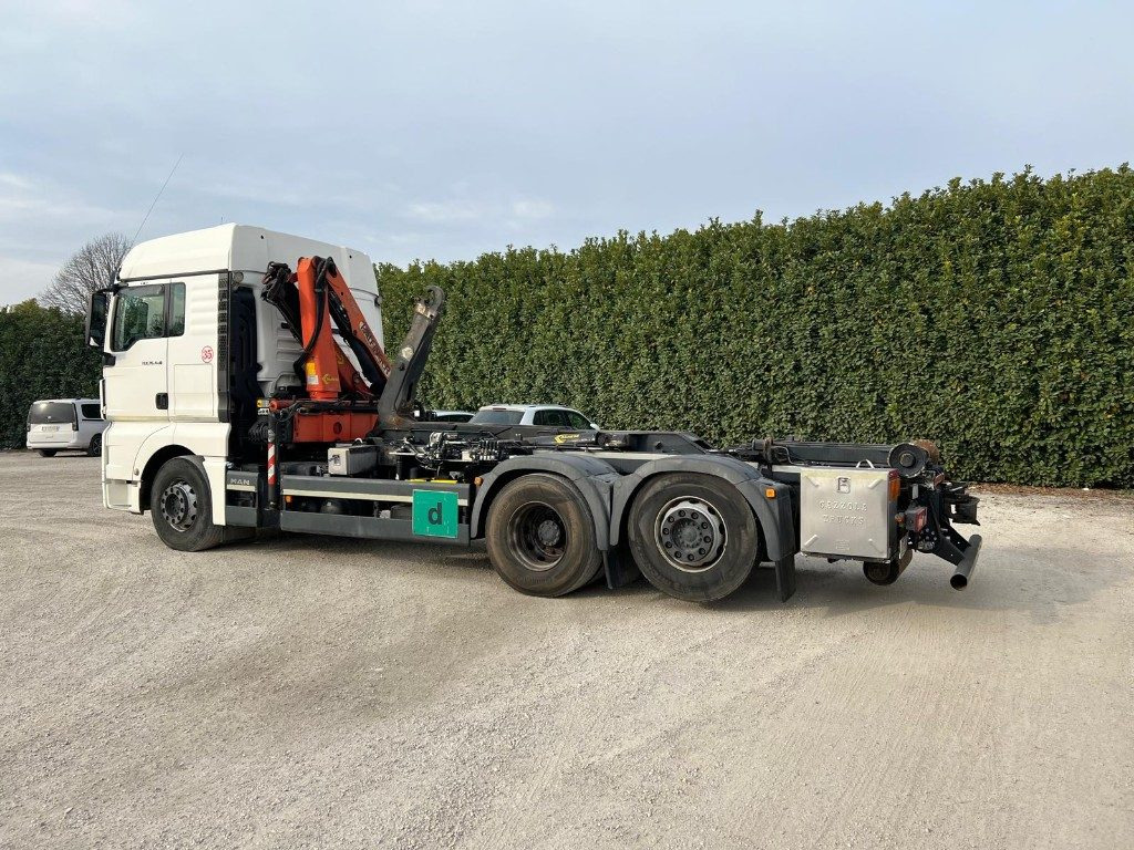 MAN TGX 26.480 SCARRABILE CON GRU DIETRO CABINA - 吊钩升降车:图4 MAN TGX 26.480 SCARRABILE CON GRU DIETRO CABINA - 吊钩升降车:图4