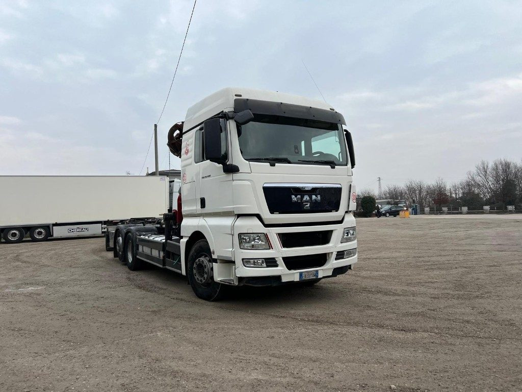 MAN TGX 26.480 SCARRABILE CON GRU - 吊钩升降车:图2 MAN TGX 26.480 SCARRABILE CON GRU - 吊钩升降车:图2