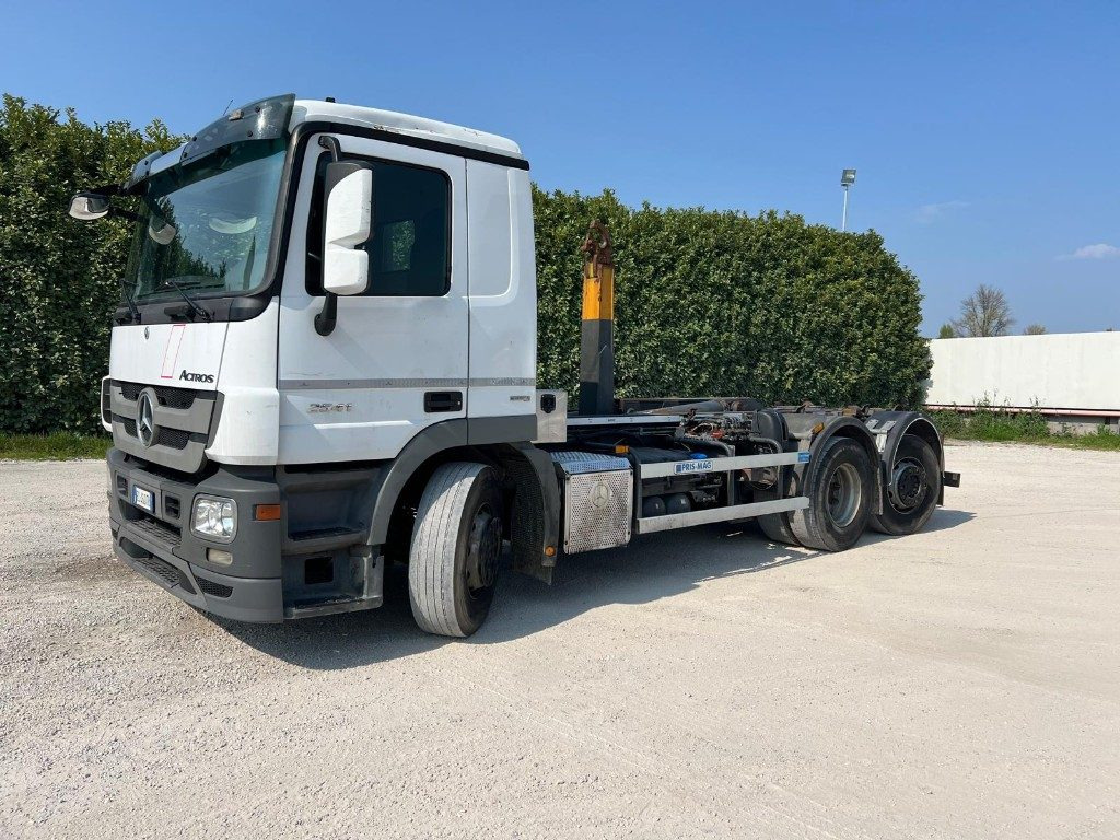 MERCEDES-BENZ MERCEDES ACTROS 25.41 SCARRABILE - 吊钩升降车:图1 MERCEDES-BENZ MERCEDES ACTROS 25.41 SCARRABILE - 吊钩升降车:图1
