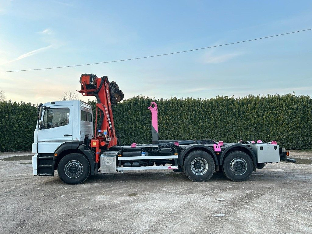 MERCEDES-BENZ MERCEDES AXOR 2533 SCARRABILE CON GRU E POLIPO - 吊钩升降车:图5 MERCEDES-BENZ MERCEDES AXOR 2533 SCARRABILE CON GRU E POLIPO - 吊钩升降车:图5