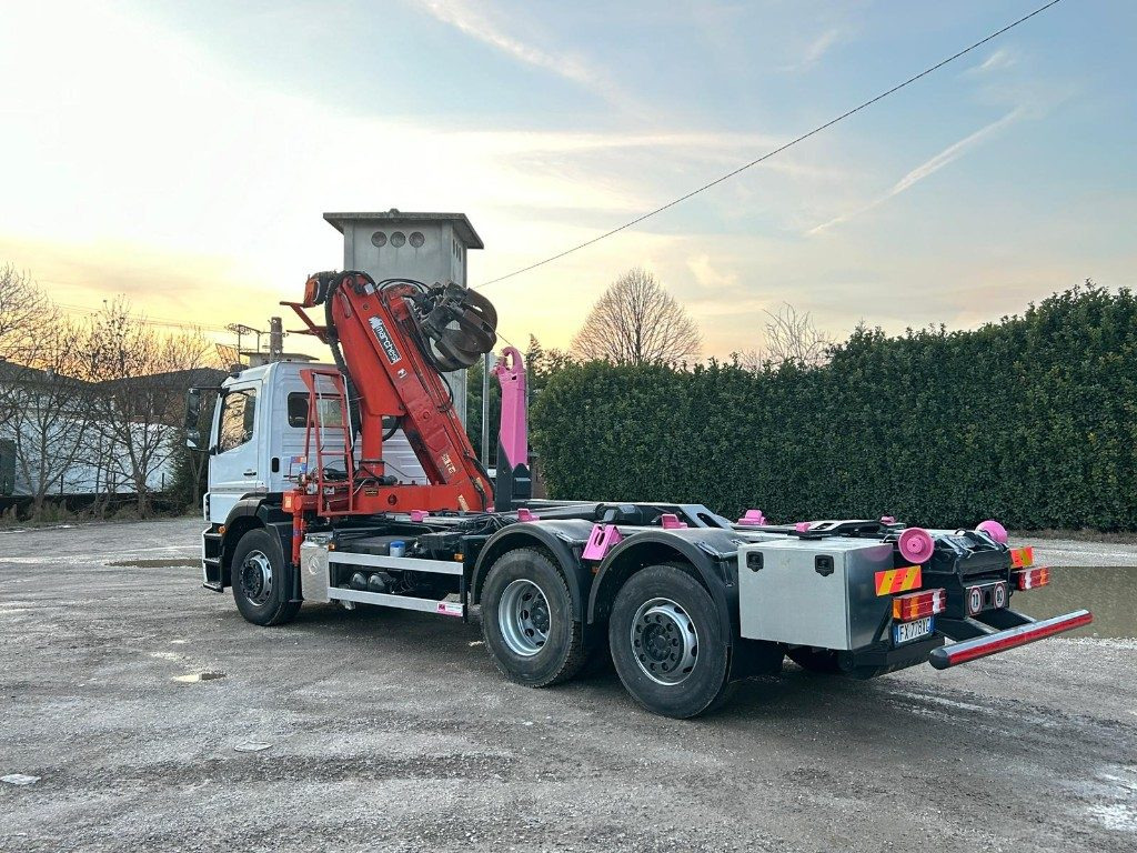 MERCEDES-BENZ MERCEDES AXOR 2533 SCARRABILE CON GRU E POLIPO - 吊钩升降车:图3 MERCEDES-BENZ MERCEDES AXOR 2533 SCARRABILE CON GRU E POLIPO - 吊钩升降车:图3