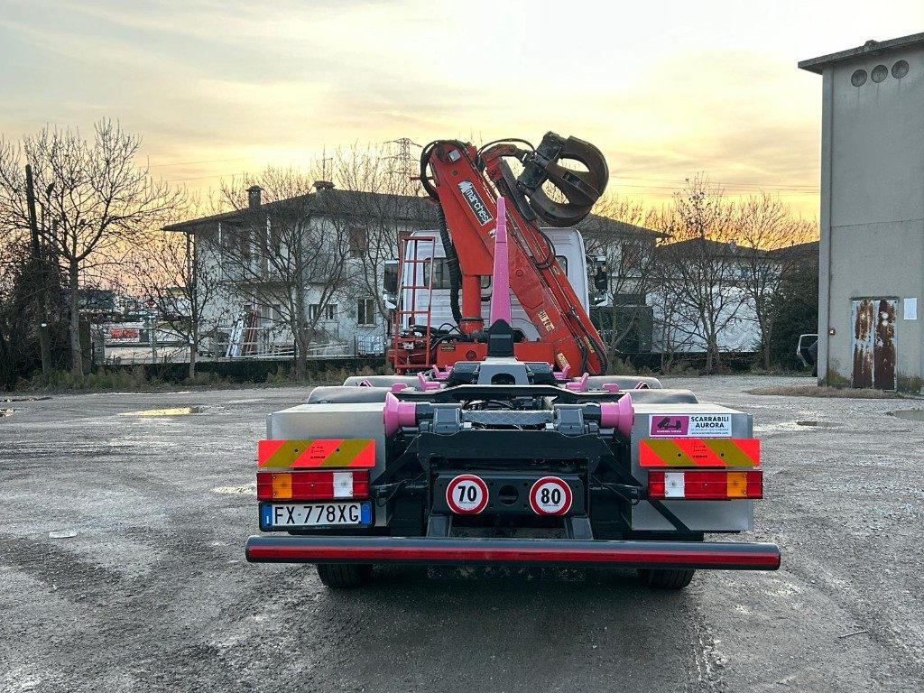MERCEDES-BENZ MERCEDES AXOR 2533 SCARRABILE CON GRU E POLIPO - 吊钩升降车:图4 MERCEDES-BENZ MERCEDES AXOR 2533 SCARRABILE CON GRU E POLIPO - 吊钩升降车:图4