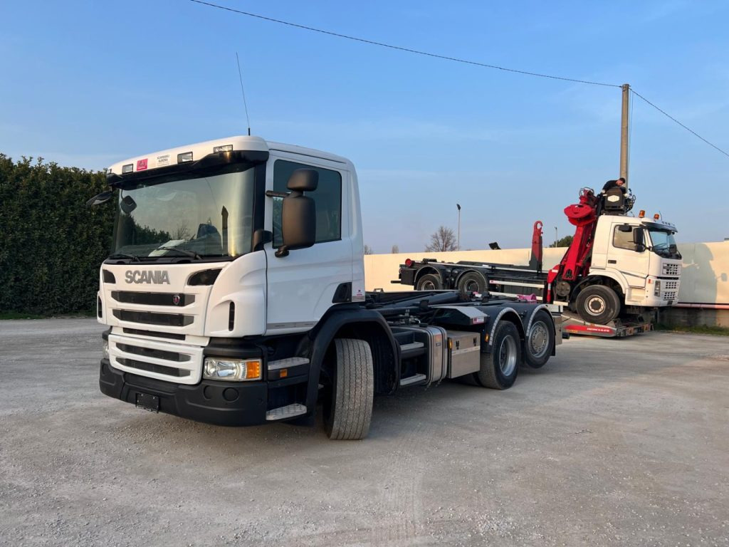 SCANIA P410 SCARRABILE CON RIDUTTORE AI MOZZI - 吊钩升降车:图1 SCANIA P410 SCARRABILE CON RIDUTTORE AI MOZZI - 吊钩升降车:图1