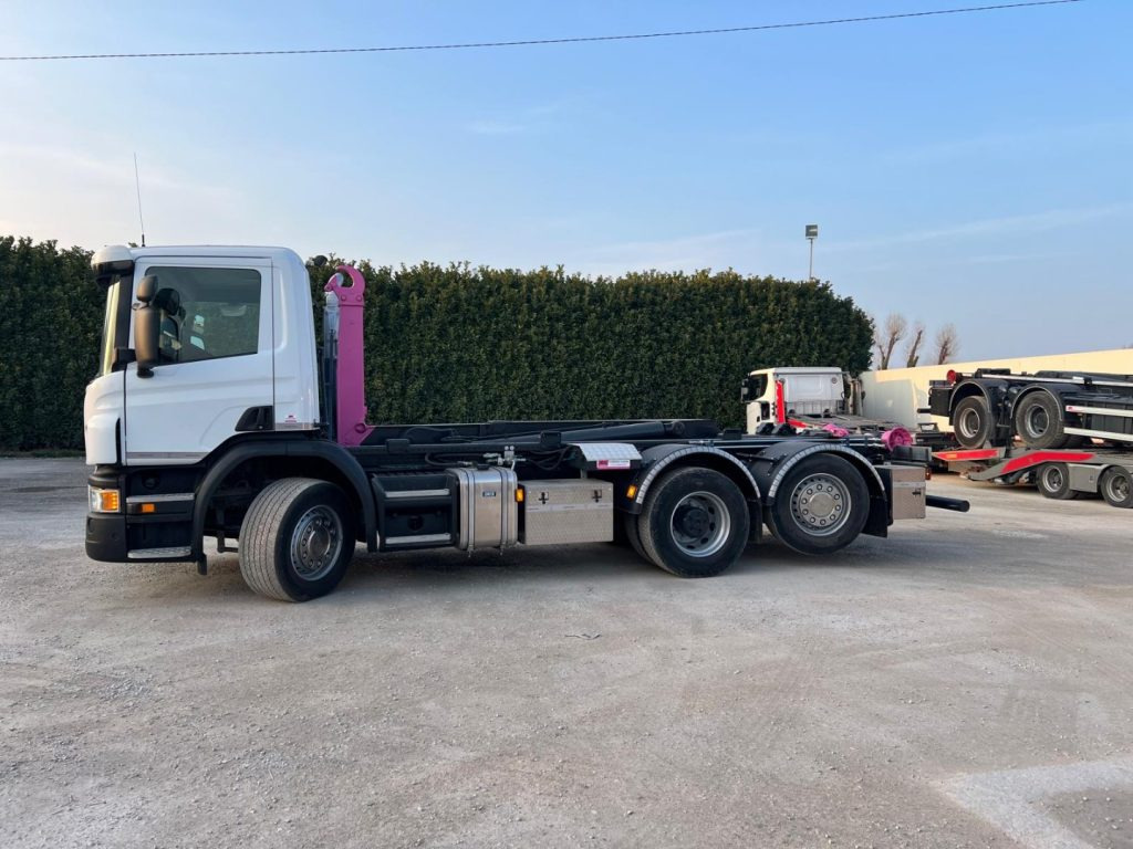 SCANIA P410 SCARRABILE CON RIDUTTORE AI MOZZI - 吊钩升降车:图2 SCANIA P410 SCARRABILE CON RIDUTTORE AI MOZZI - 吊钩升降车:图2