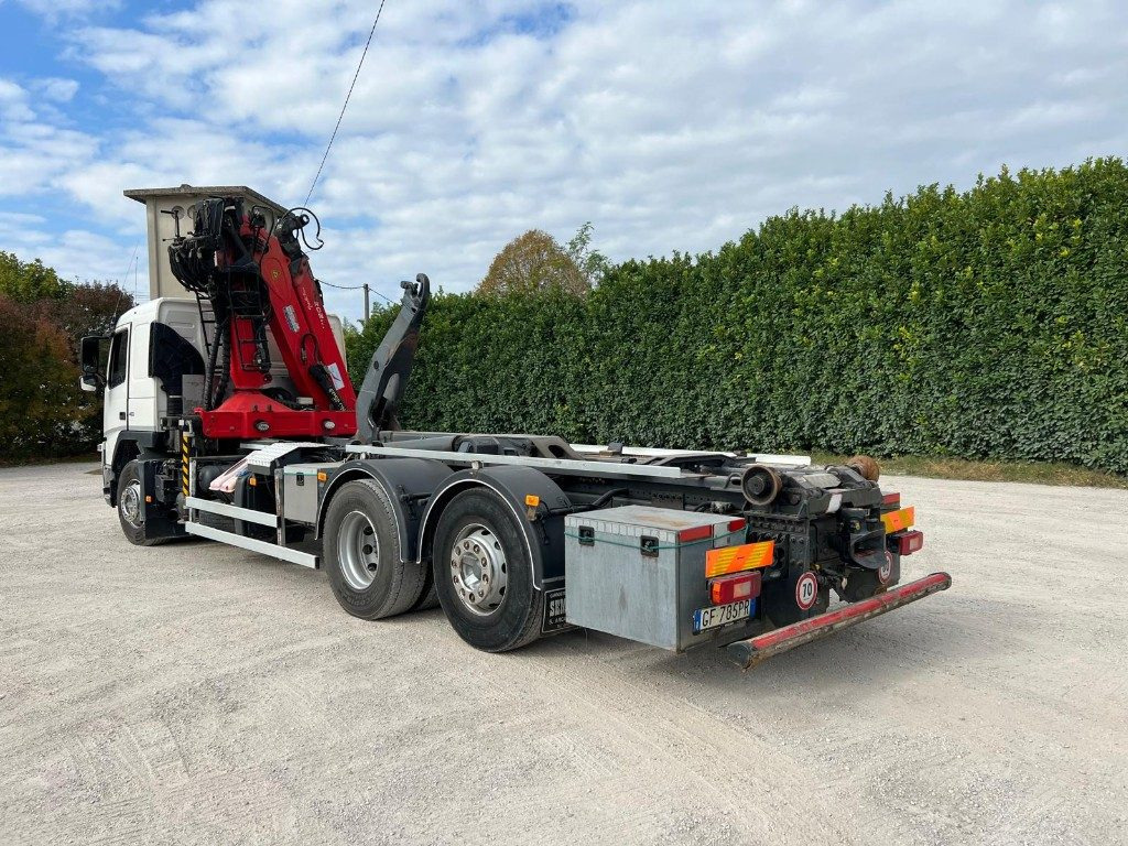 VOLVO FM11.450 SCARRABILE CON GRU - 吊钩升降车:图3 VOLVO FM11.450 SCARRABILE CON GRU - 吊钩升降车:图3