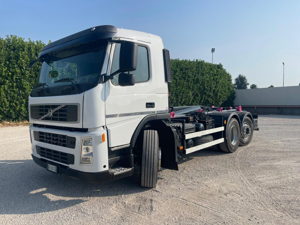 VOLVO FM9 SCARRABILE - 吊钩升降车:图1 VOLVO FM9 SCARRABILE - 吊钩升降车:图1