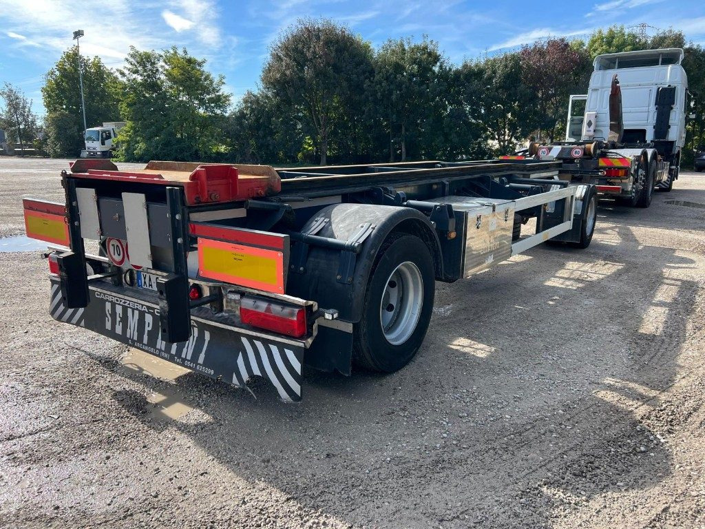 ZORZI RIMORCHIO SCARRABILE ZORZI 20R070 - 滚出式/ 箕斗拖车:图1 ZORZI RIMORCHIO SCARRABILE ZORZI 20R070 - 滚出式/ 箕斗拖车:图1