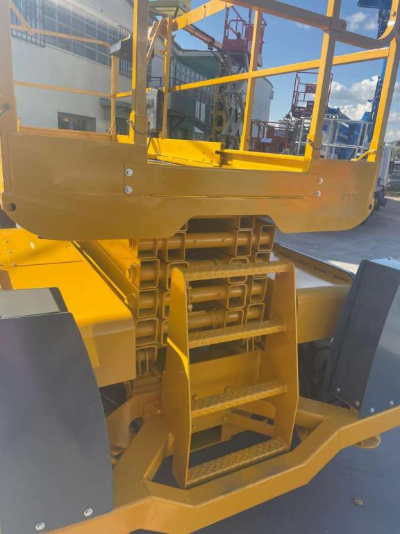 剪式升降机 Haulotte COMPACT 12DX：图6