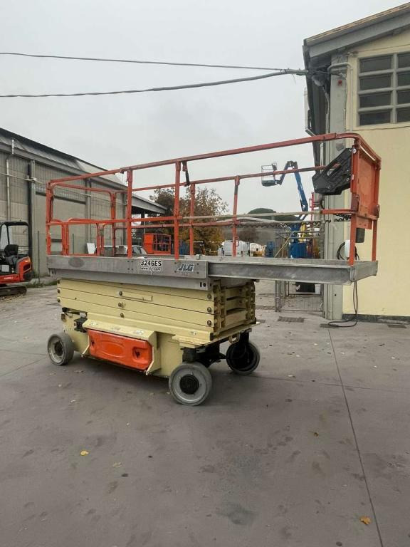 JLG 3246ES - 剪式升降机:图4 JLG 3246ES - 剪式升降机:图4