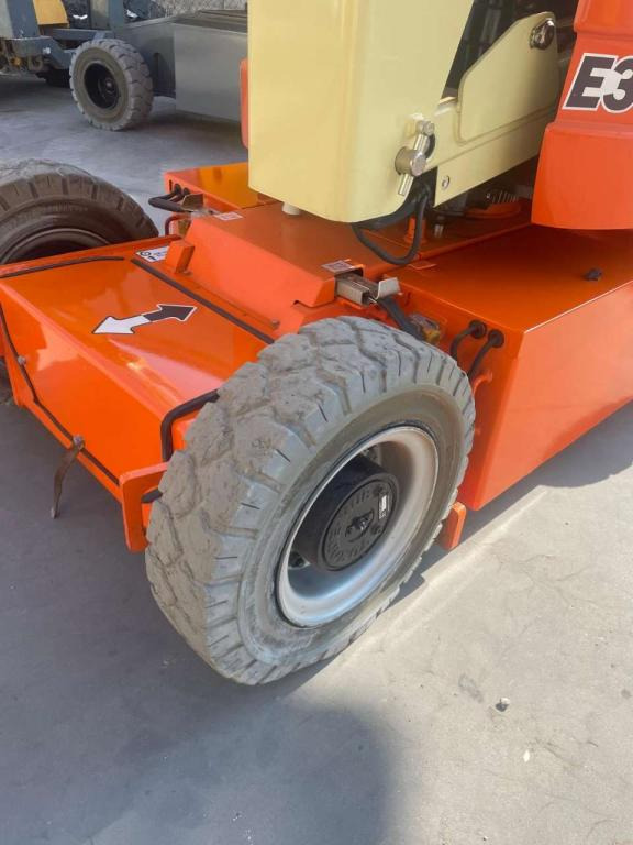 JLG E300AJP - 铰接臂:图4 JLG E300AJP - 铰接臂:图4