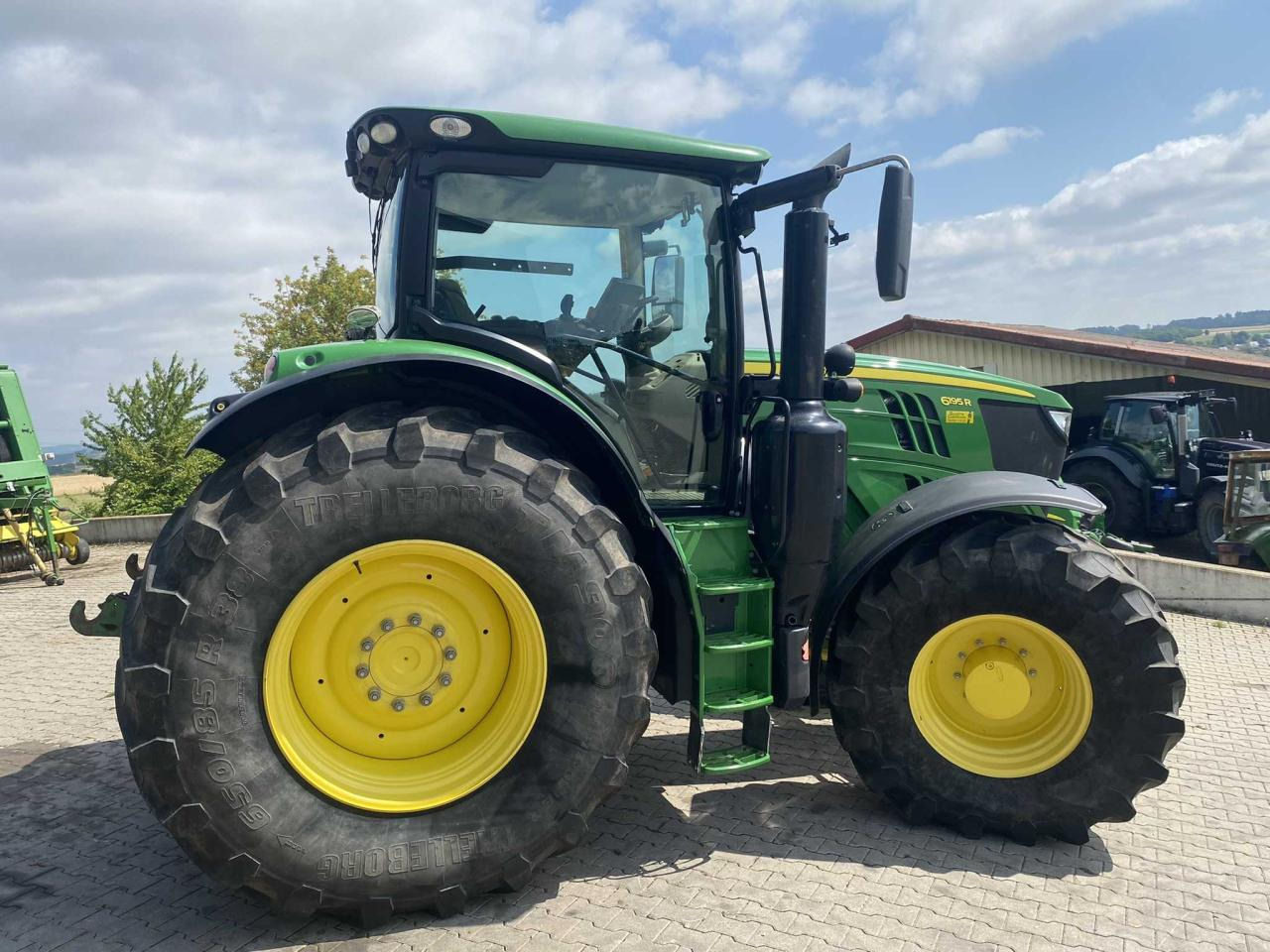 John Deere 6195R - 拖拉机:图4 John Deere 6195R - 拖拉机:图4