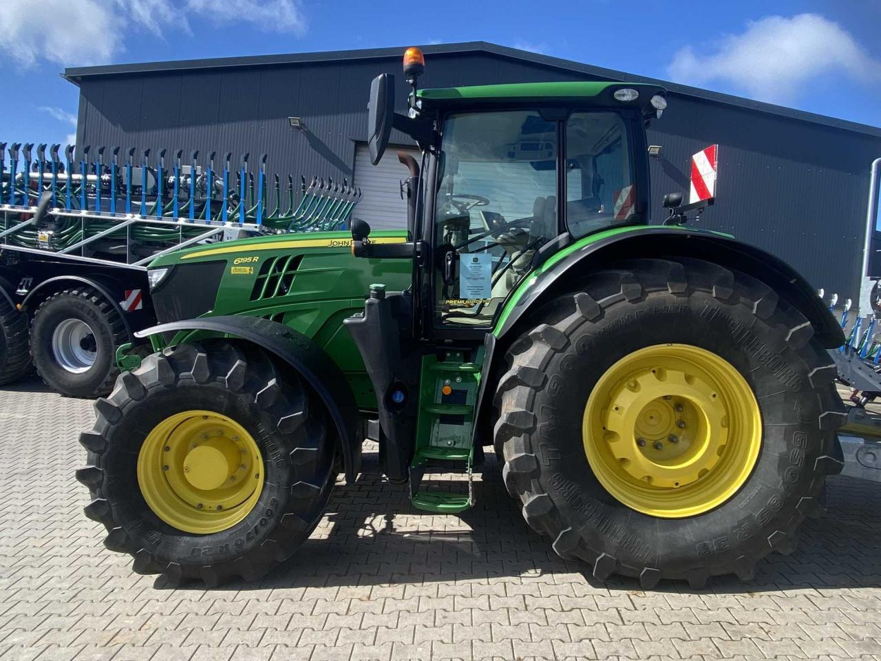 John Deere 6195R - 拖拉机:图2 John Deere 6195R - 拖拉机:图2