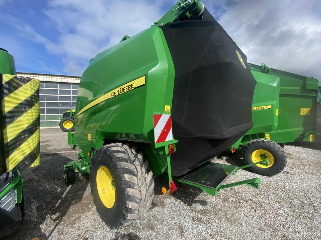 John Deere V461 R - 671 Bunde - 圆形打包机:图4 John Deere V461 R - 671 Bunde - 圆形打包机:图4