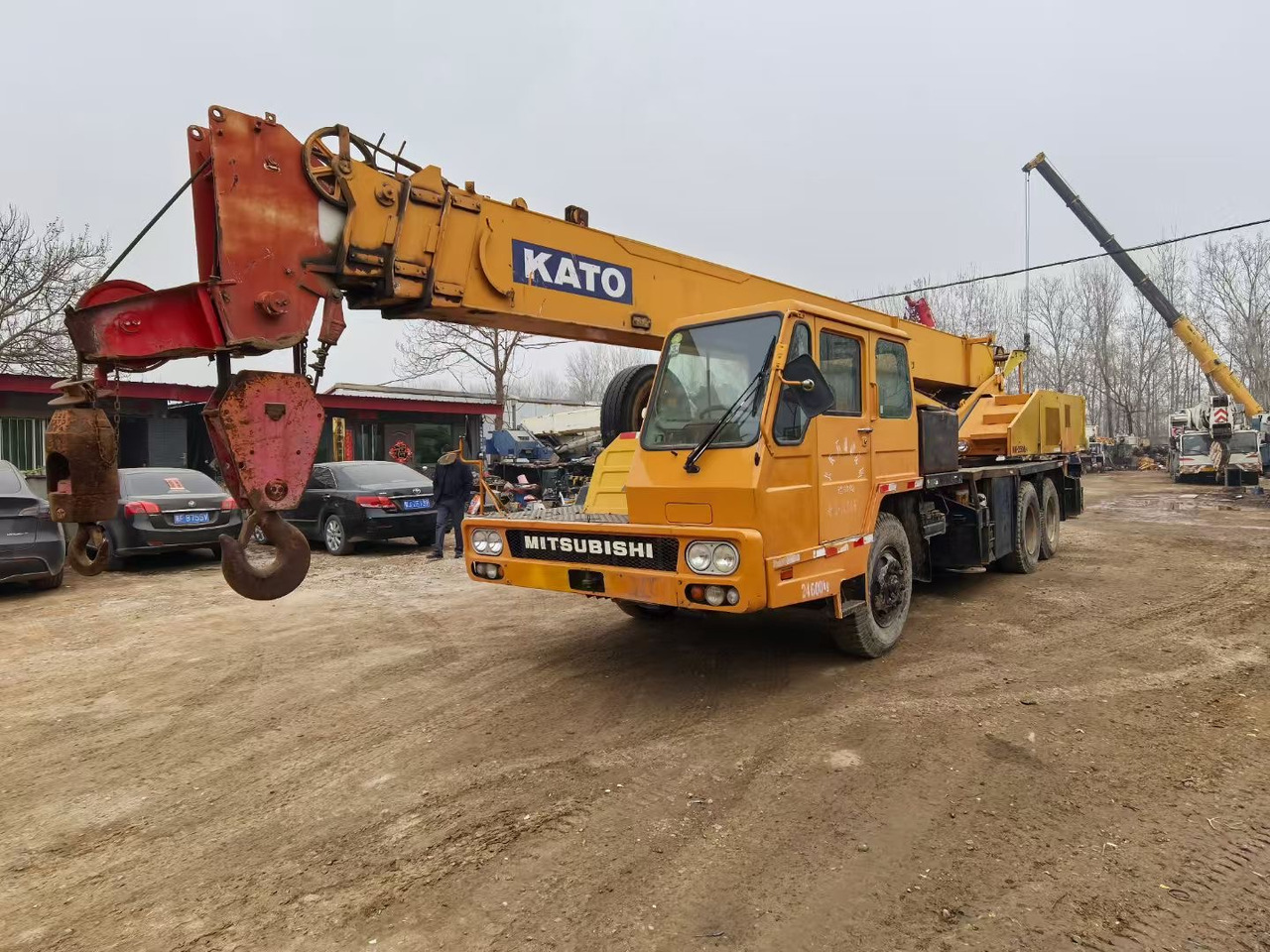 KATO NK250E NK300E NK400E NK500E NK800 NK1000 25ton 30 ton 40 ton 50 ton 80 ton truck crane - 移动式起重机:图1 KATO NK250E NK300E NK400E NK500E NK800 NK1000 25ton 30 ton 40 ton 50 ton 80 ton truck crane - 移动式起重机:图1