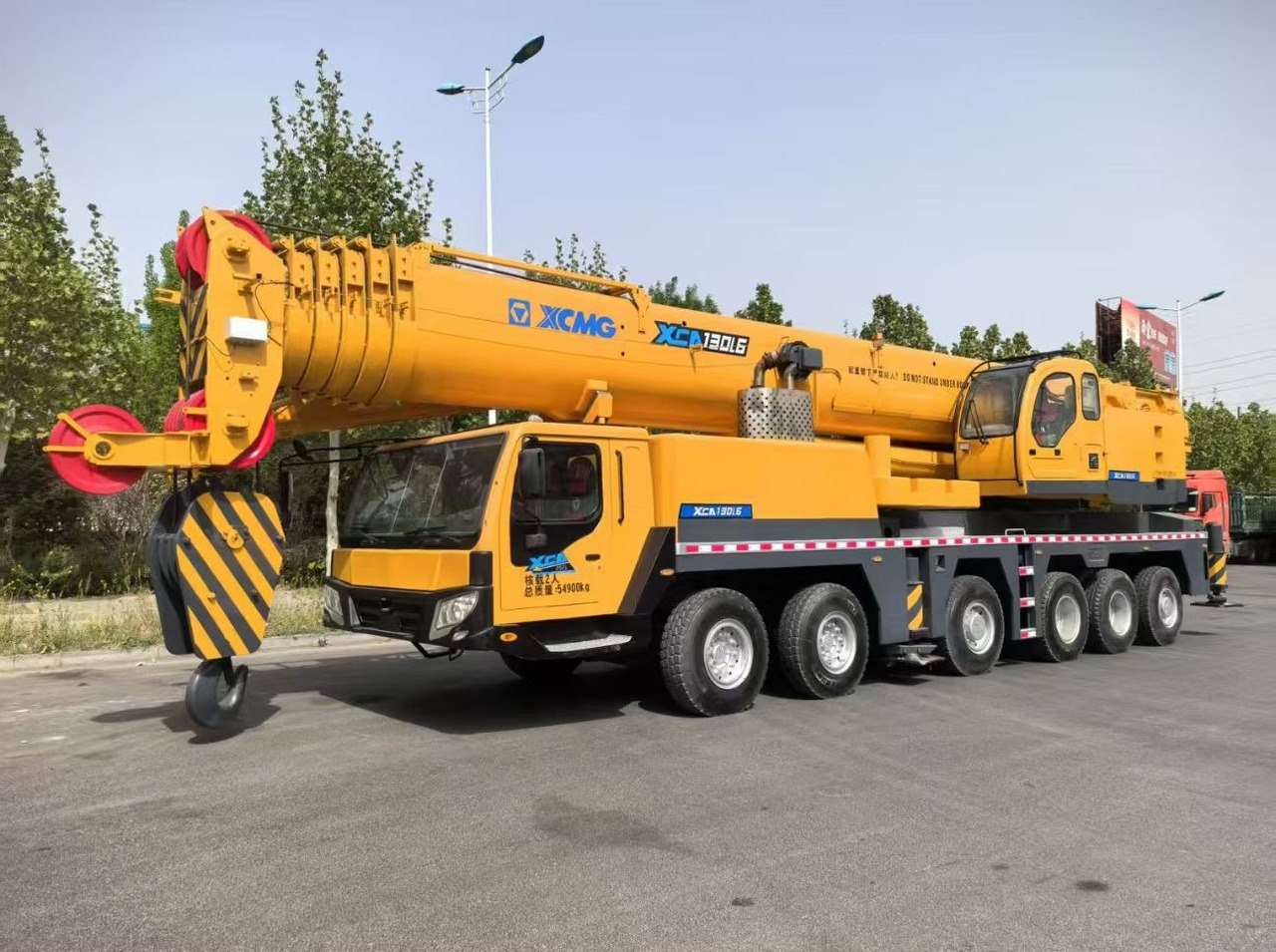 XCMG QY130K 130 ton 120 ton 140ton 150ton 160ton 200t truck crane - 移动式起重机:图1 XCMG QY130K 130 ton 120 ton 140ton 150ton 160ton 200t truck crane - 移动式起重机:图1